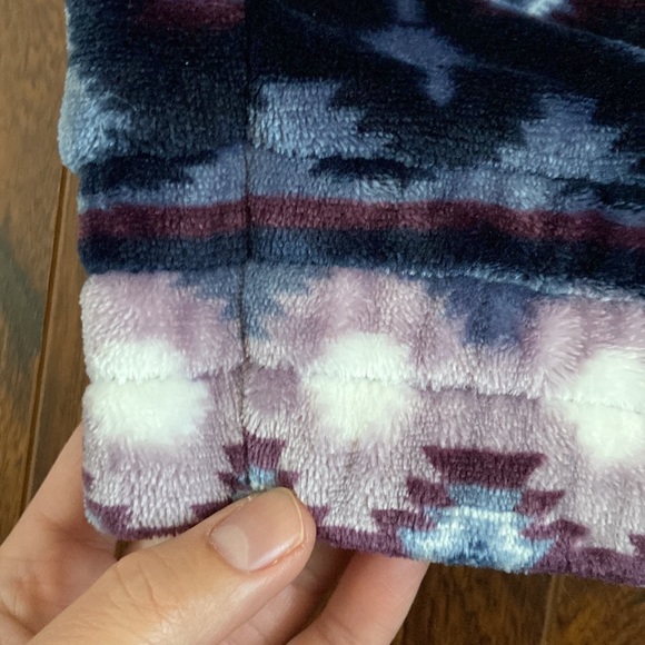 Hardly used Denver Hayes Aztec print plush pj bottom in size M - Picture 4 of 6